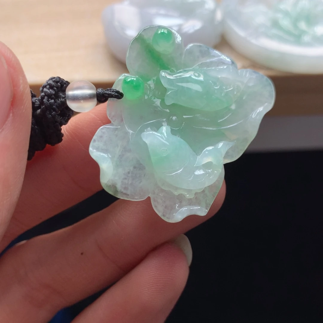 颈饰未镶嵌翡翠吊坠