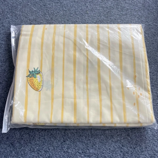 黄色条纹草莓全棉被套（200*230）