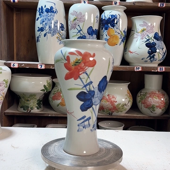 瓶梅瓶红荷花新款陶瓷陶瓷