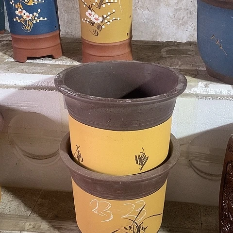 中国宜兴紫砂花盆，