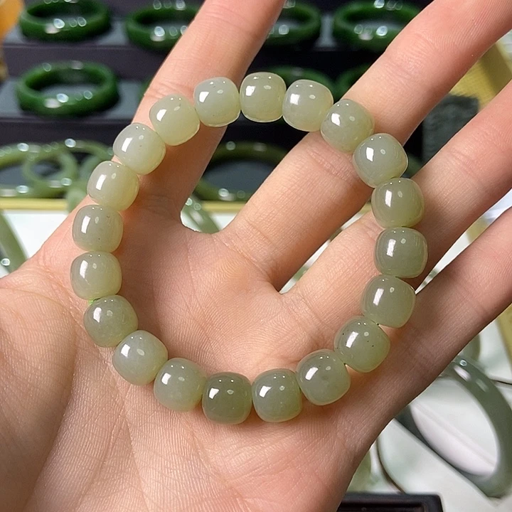 小***儿和田玉未镶嵌手链