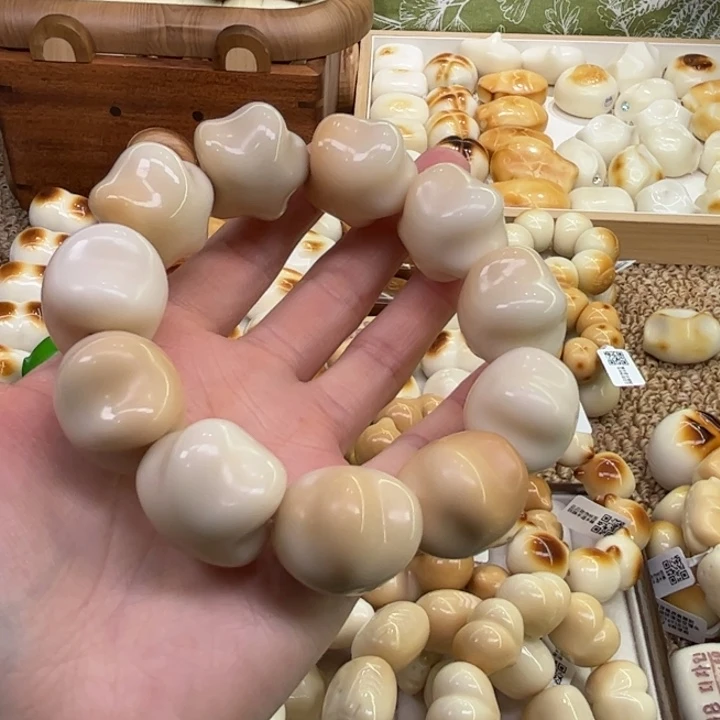 菩提根/象牙果手串11.24.33象牙果糖心绵羊微瑕