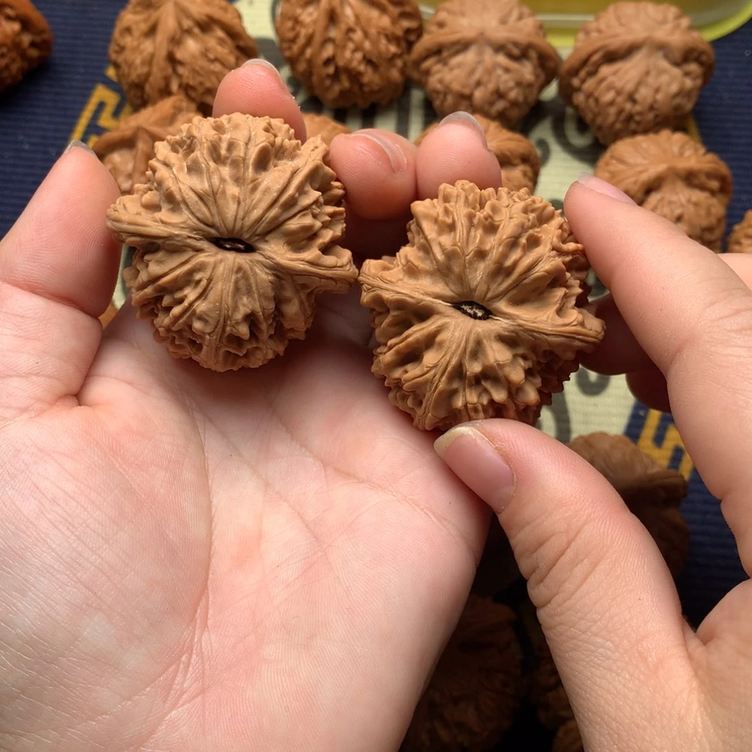 文玩核桃吊坠女蜗石41.5