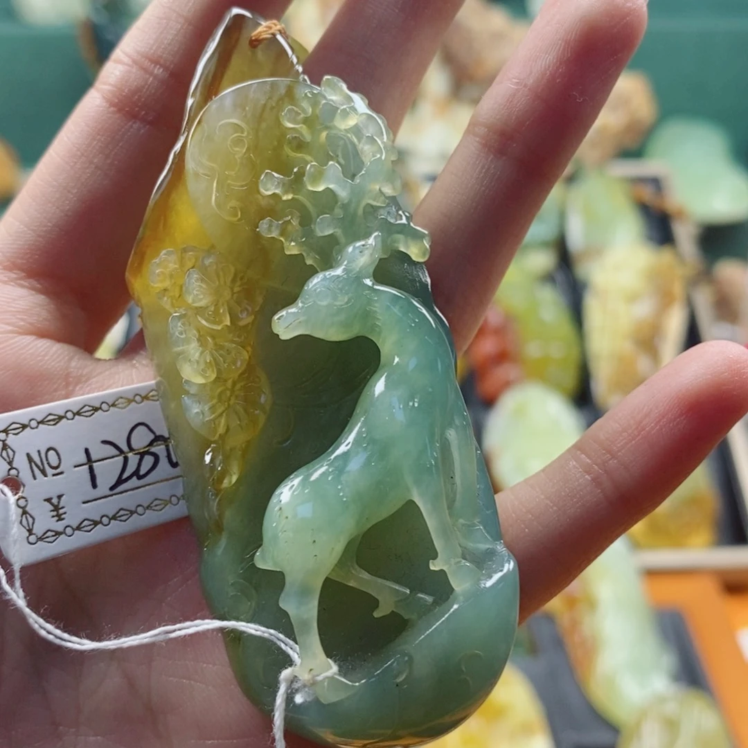 心***控蛇纹石玉未镶嵌颈饰