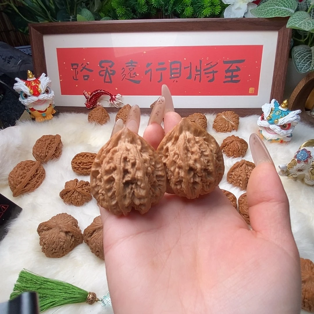 乔****把件文玩核桃角塔……