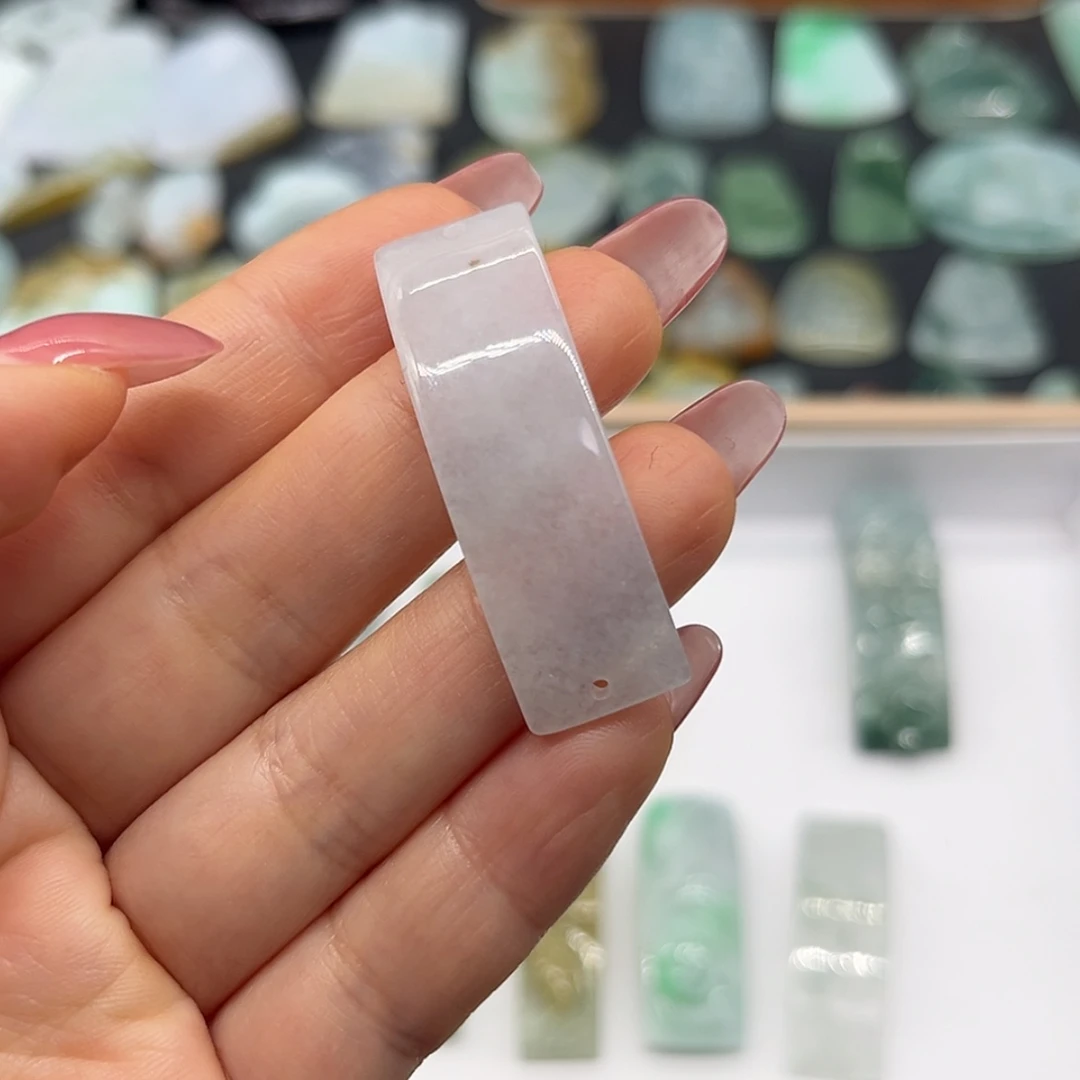 【闪购商品】翡翠颈饰未镶嵌手牌