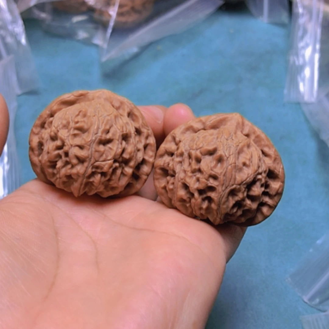 【闪购商品】核桃摆件40宫灯修尖