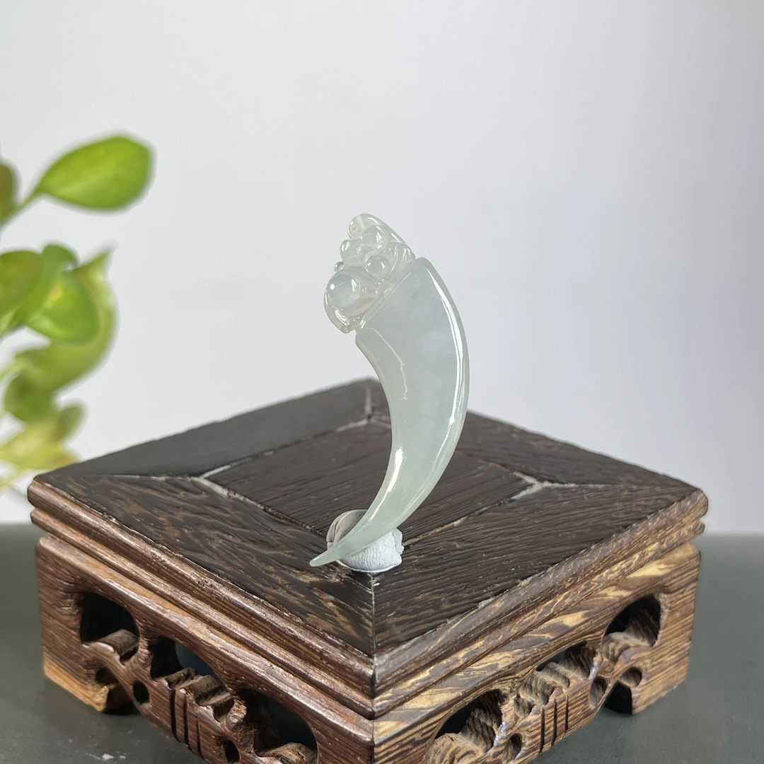 JYB29-34  天然缅甸A货翡翠  龙牙