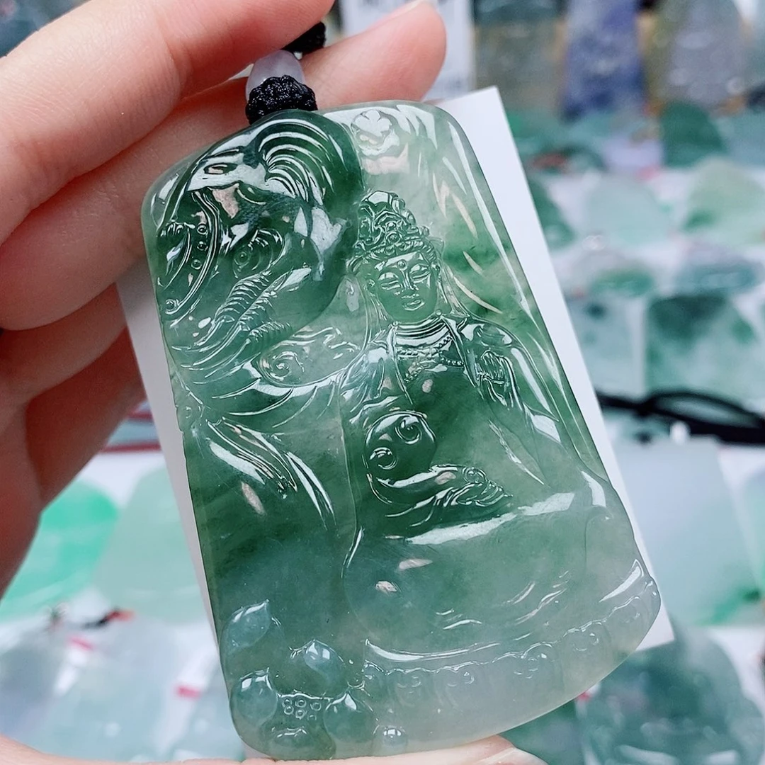 以***大翡翠未镶嵌颈饰翡翠