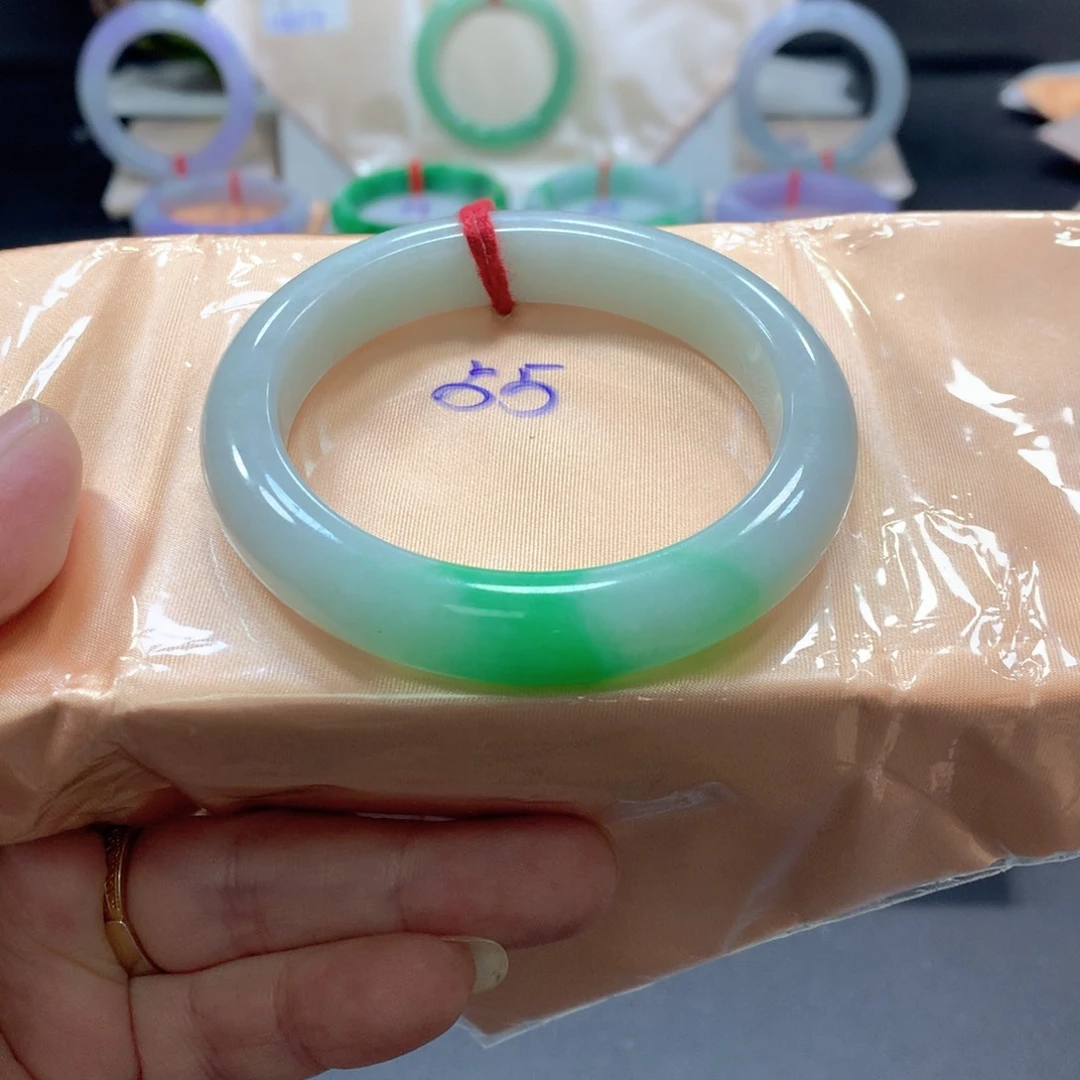 翡翠未镶嵌手镯55圈口