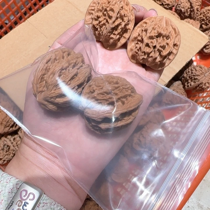 明***溪把件文玩核桃天地+汉高虎