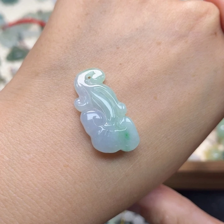 翡翠挂件未镶嵌牛****?790009990