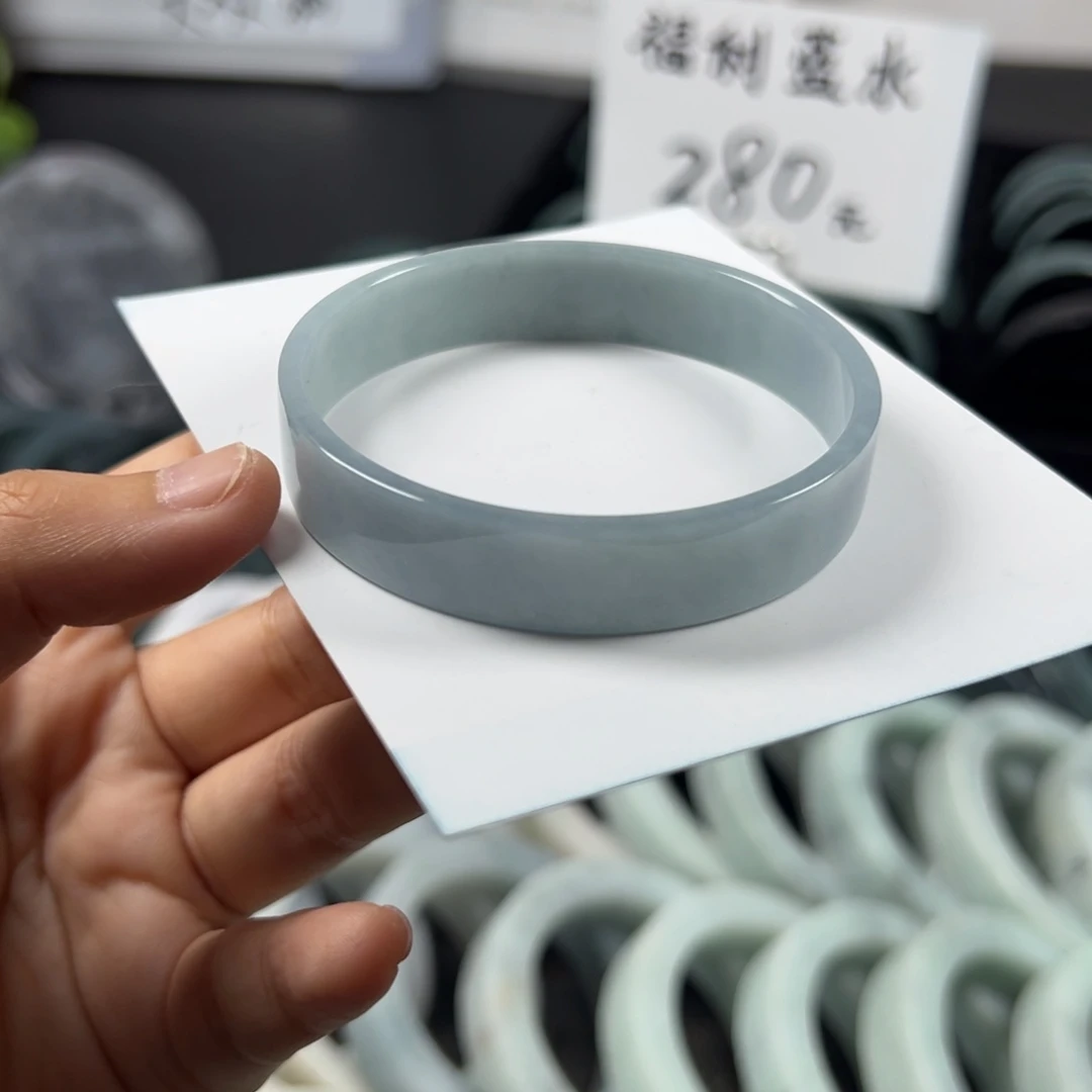 定制翡翠1未镶嵌浅蓝公主方镯53-54圈口