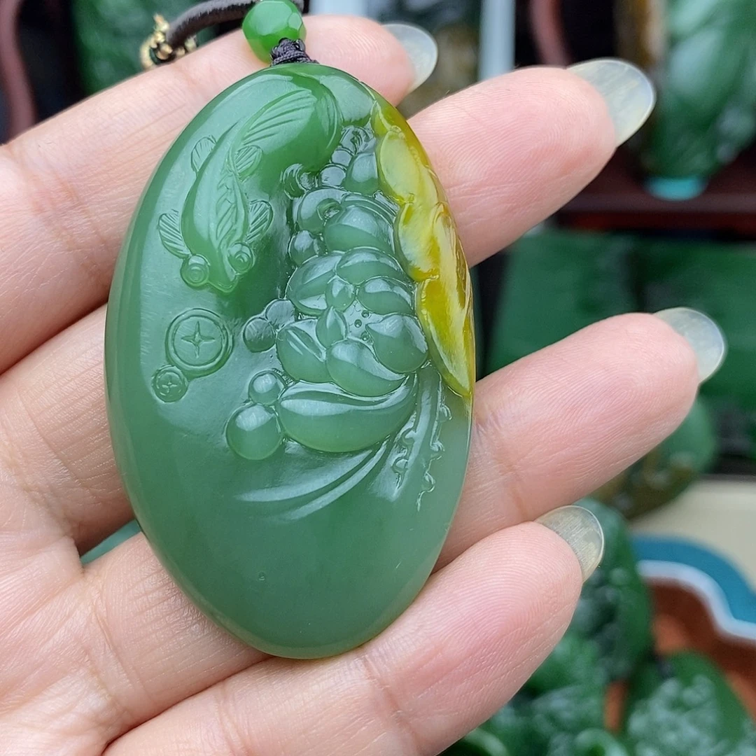 白***鹿和田玉（碧玉）未镶嵌挂件