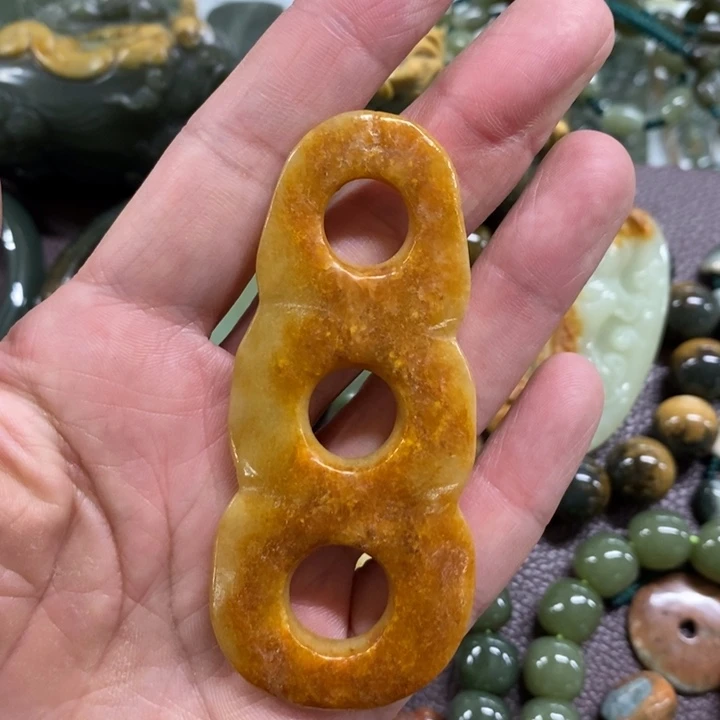 未镶嵌岫岩河磨玉（透闪石质玉）把件阿*