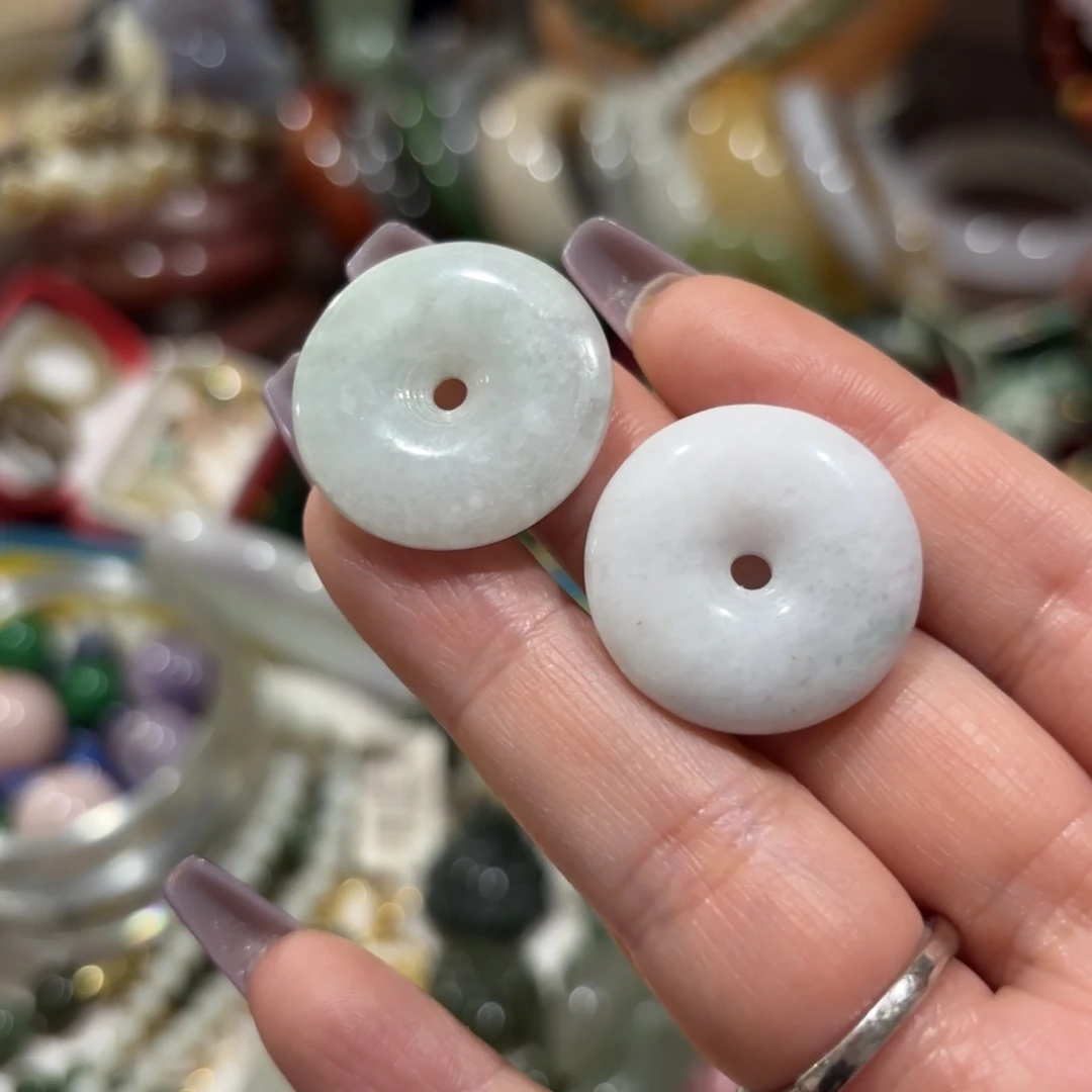 翡翠未镶嵌颈饰打包