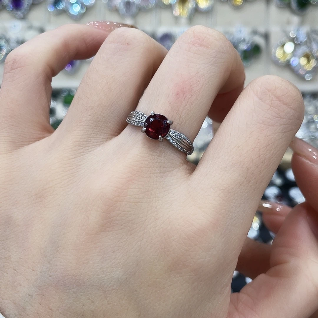 银S925镶嵌戒指石榴石戒指