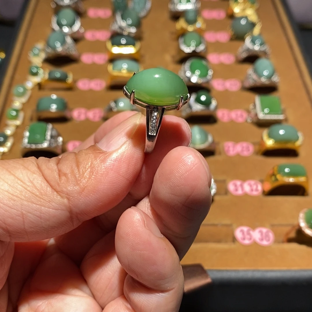 和田玉未镶嵌戒指