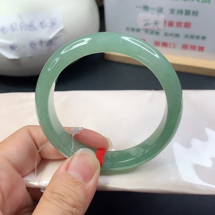 未镶嵌手镯翡翠5556