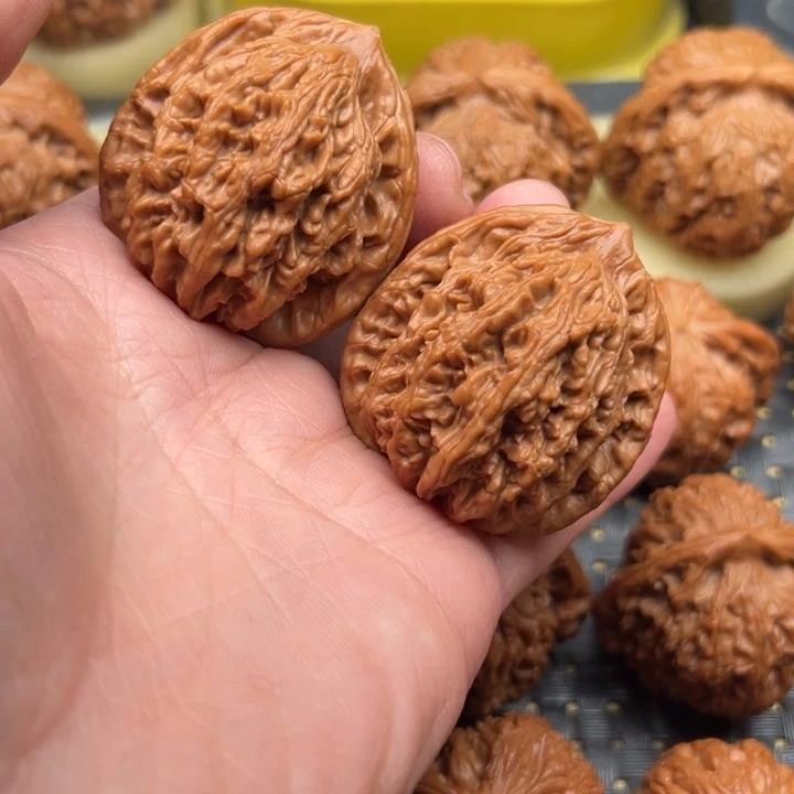 文玩核桃吊坠虎头41全品