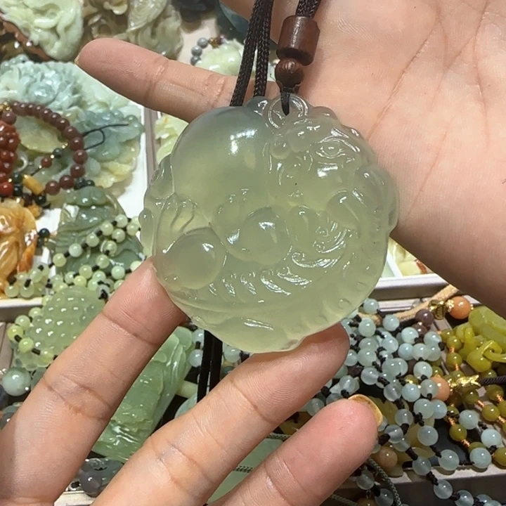 蛇纹石玉未镶嵌吊坠