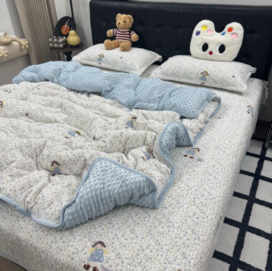 2025新款牛奶绒印花高克重豆豆绒夹棉床盖三件被套四件套加厚热款