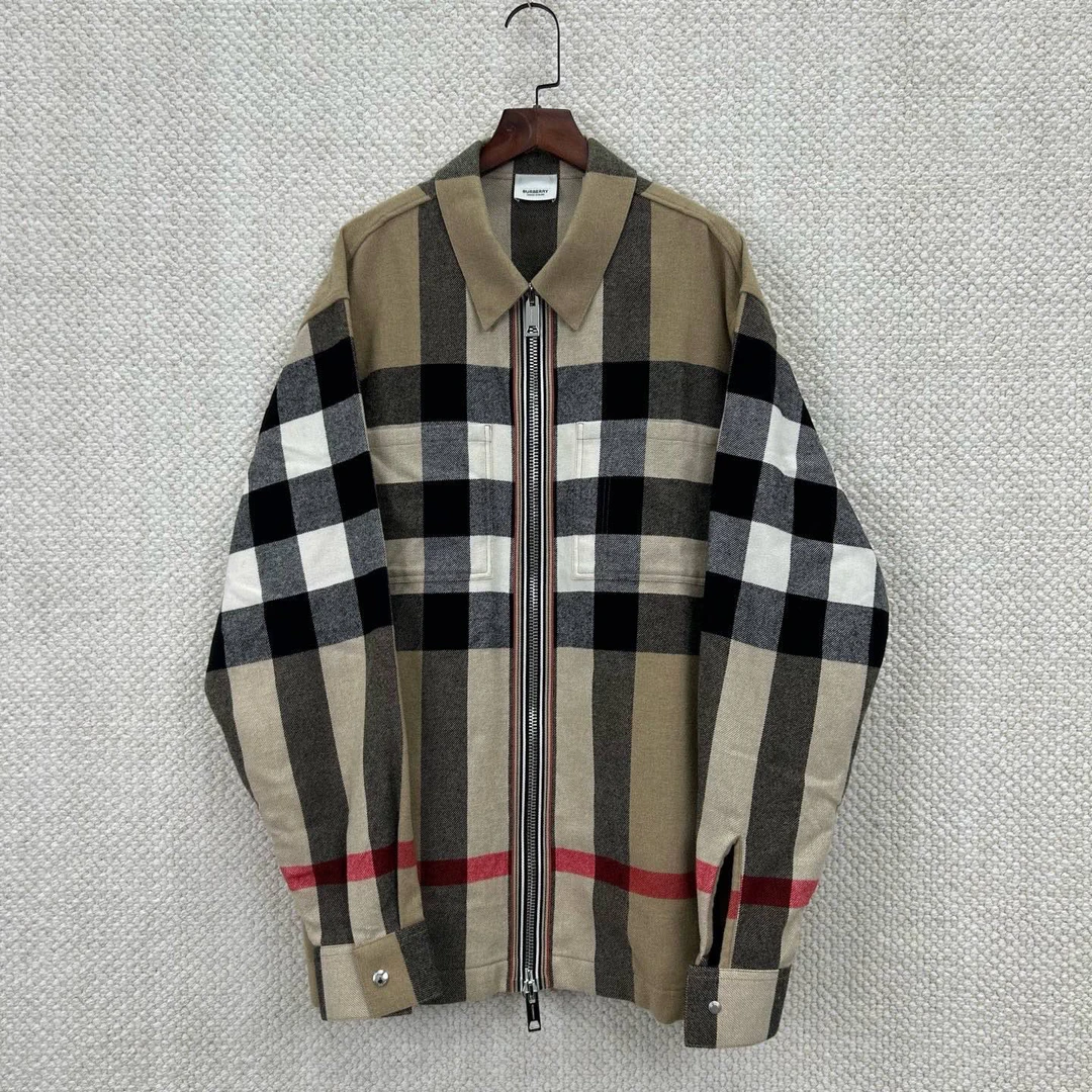 99新 BURBERRY/博柏利 格纹拉链翻领夹克外套M码cl01929