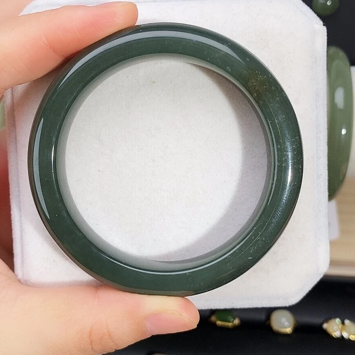 和田玉未镶嵌手镯圈口54