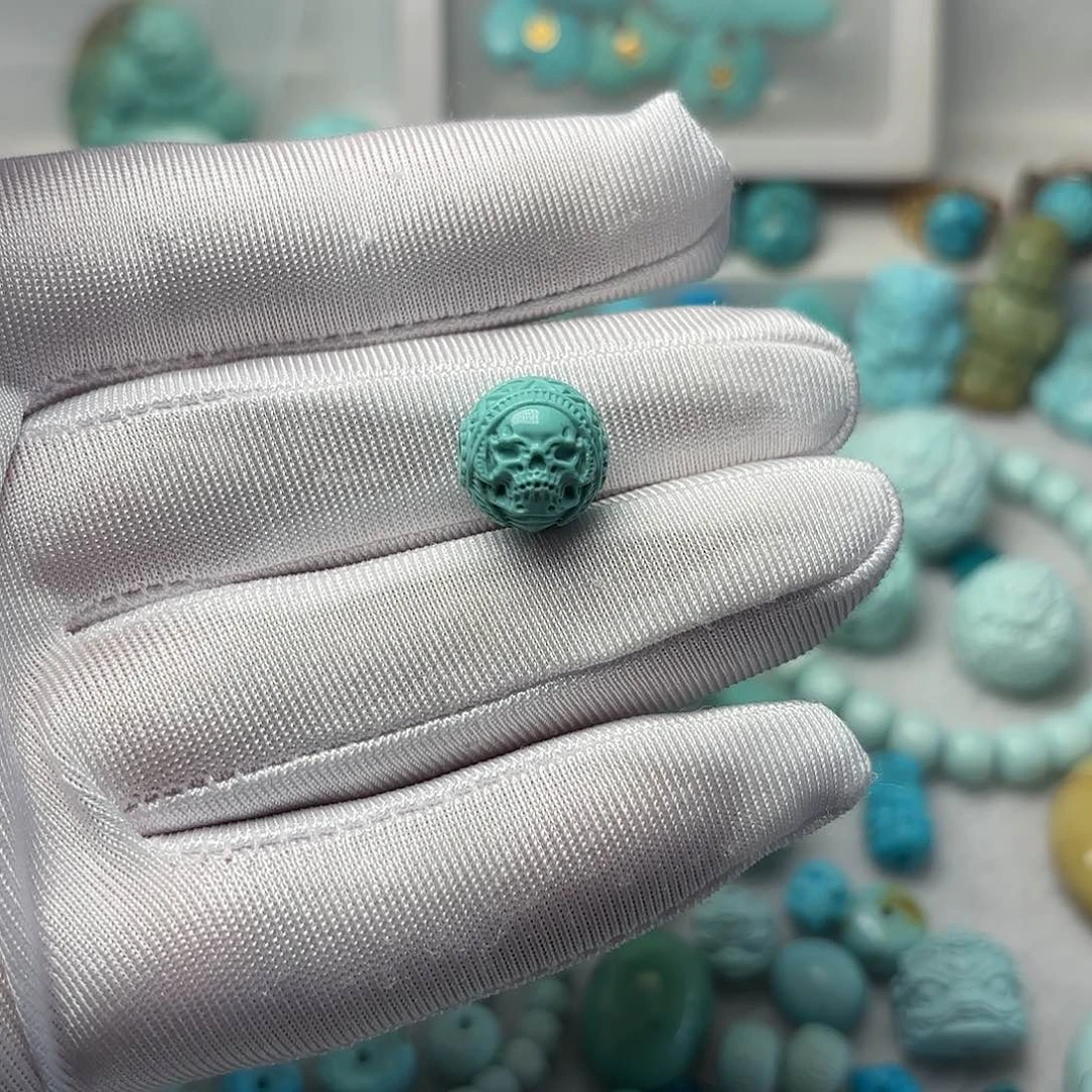 绿松石未镶嵌雕刻件