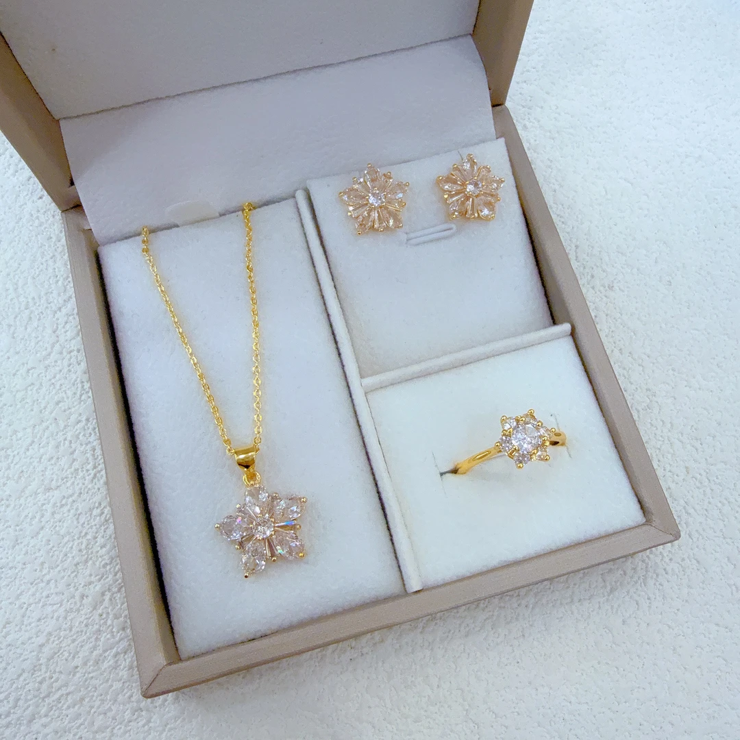 铜合金亚克力项链 新款精美时尚金子同款三件套首饰气质淑女精致