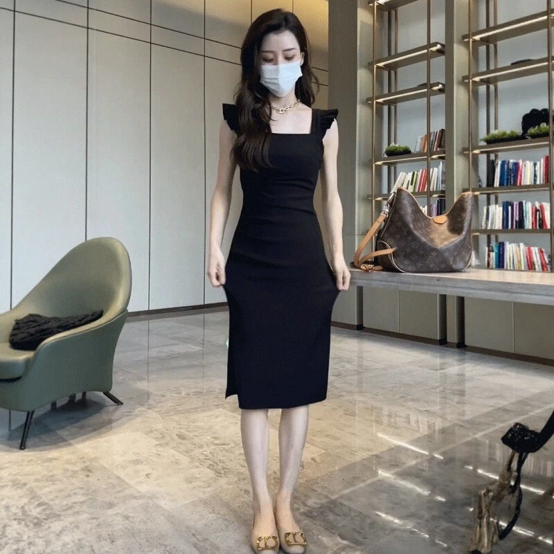 2025夏季新款韩版时尚气质御姐范连衣裙收腰显瘦木耳边吊带小黑裙