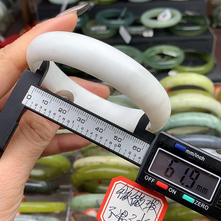 蛇纹石玉手镯未镶嵌339