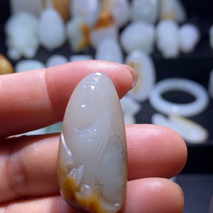 和田玉未镶嵌颈饰