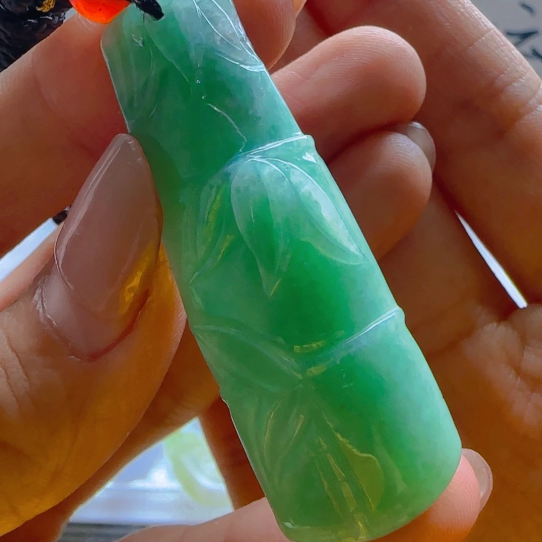 翡翠未镶嵌颈饰翡翠240