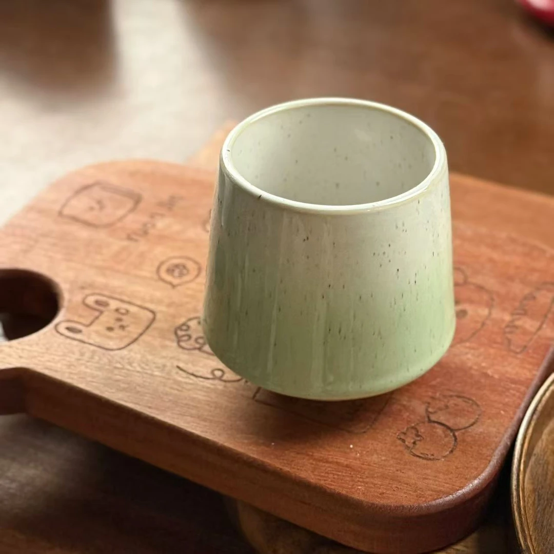 b108  简约陶瓷水杯麻点手握杯 微瑕 凑满20发货