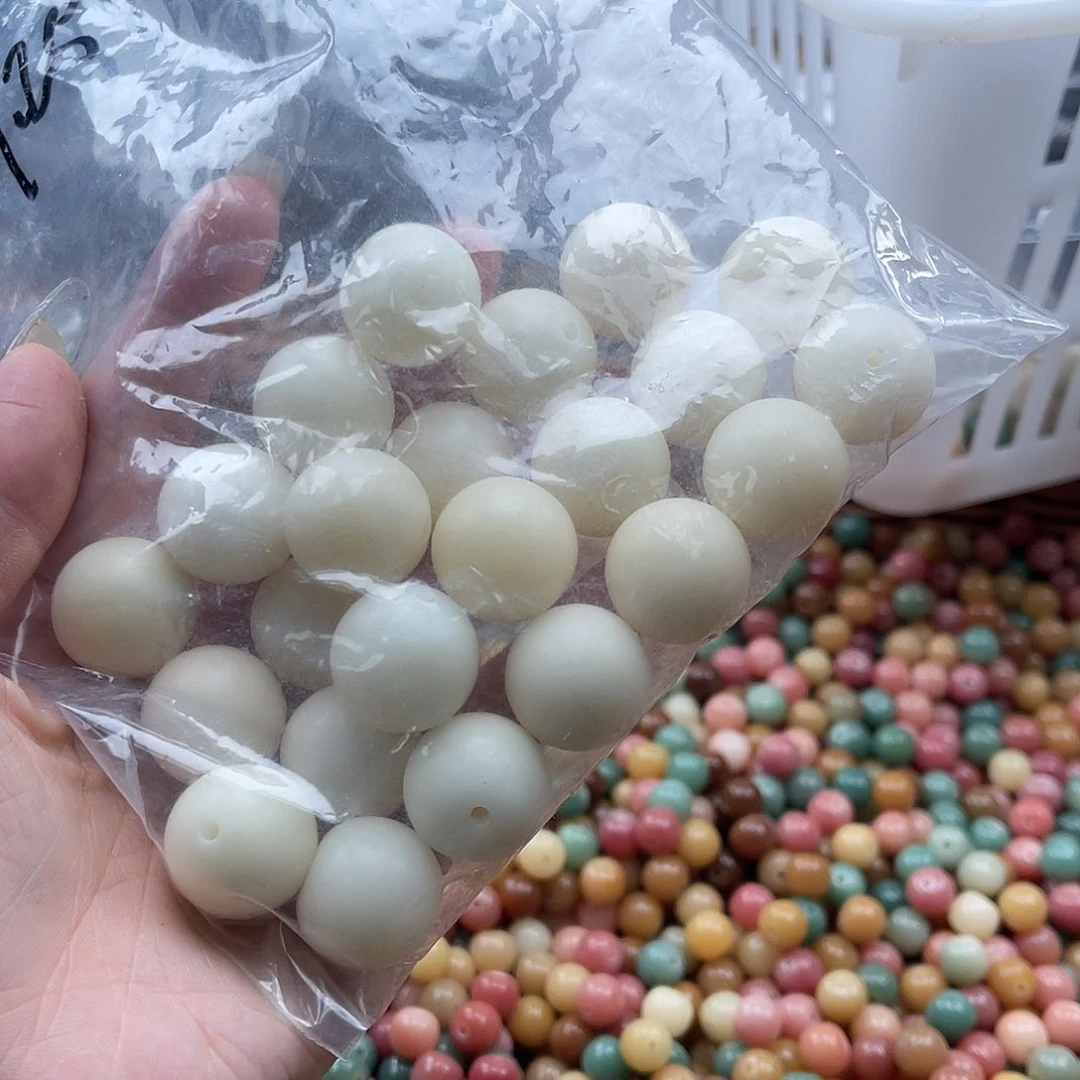 白玉菩提吊坠大****店z微瑕锅底19mm/23颗