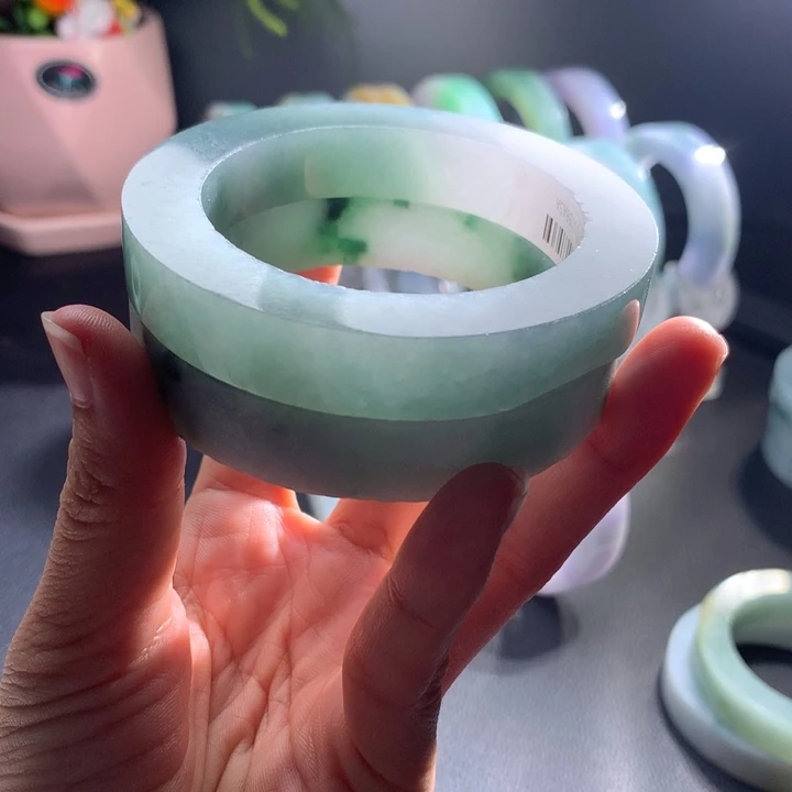 未镶嵌手镯定制翡翠