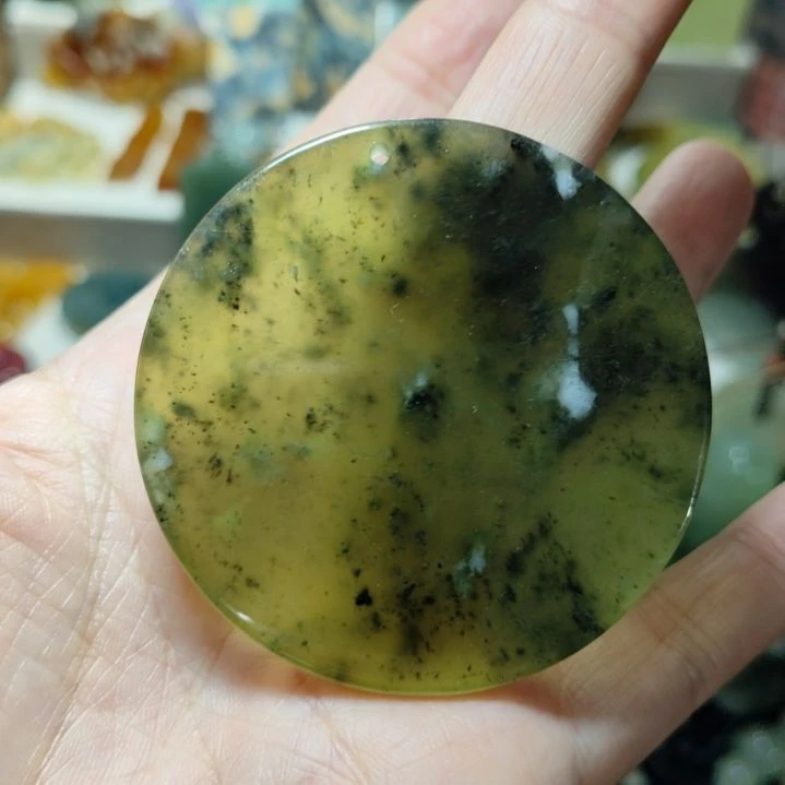 岫玉未镶嵌挂坠款式