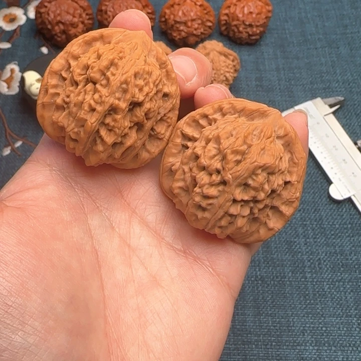 文玩核桃把件汉高楼42