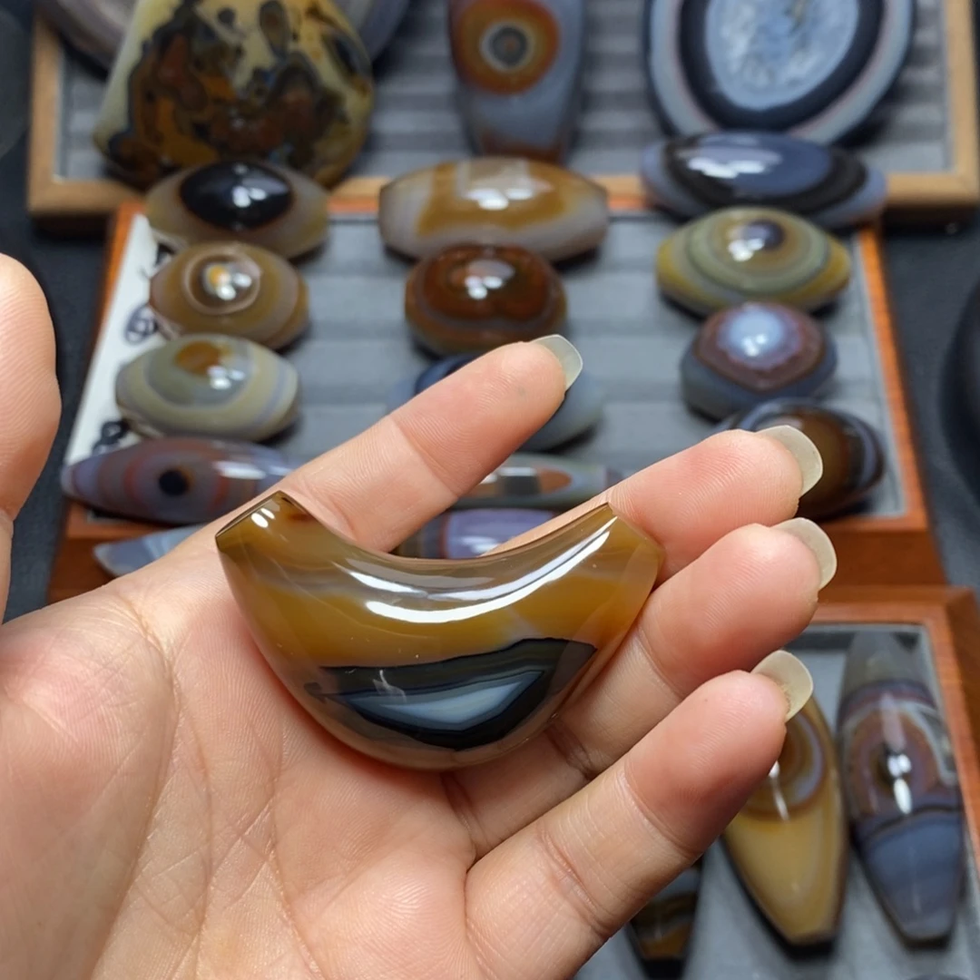 不***财玛瑙/玉髓未镶嵌珠宝奇石