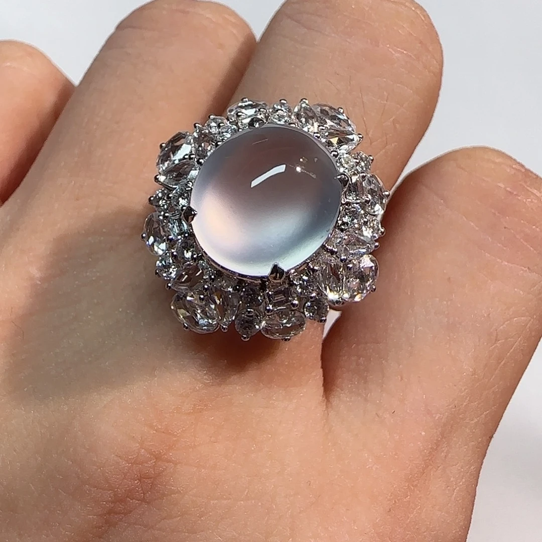 翡翠18K金镶嵌戒指蛋面