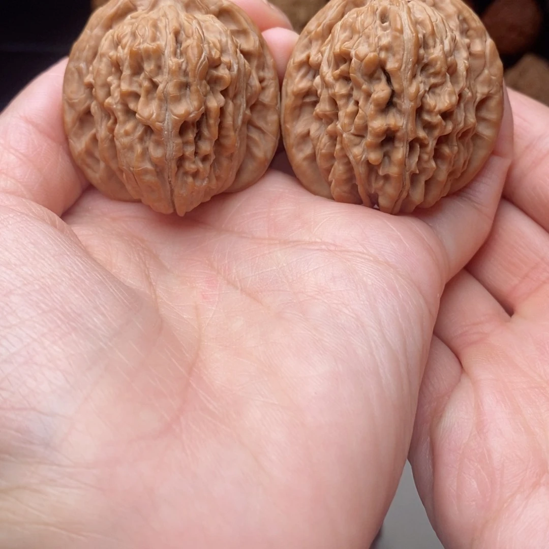 文玩核桃吊坠红皮楼