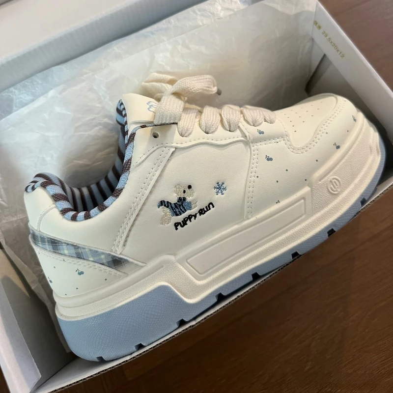 原创设计厚底小白鞋女2025新款秋冬休闲板鞋可爱百搭ins潮面包鞋