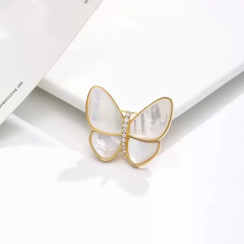 合金亚克力胸针 破茧成蝶蝴蝶胸针高档