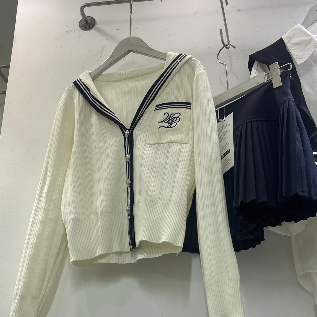 时尚学院风减龄少女字母刺绣单排扣长袖毛衣+百褶短裙套装两件套