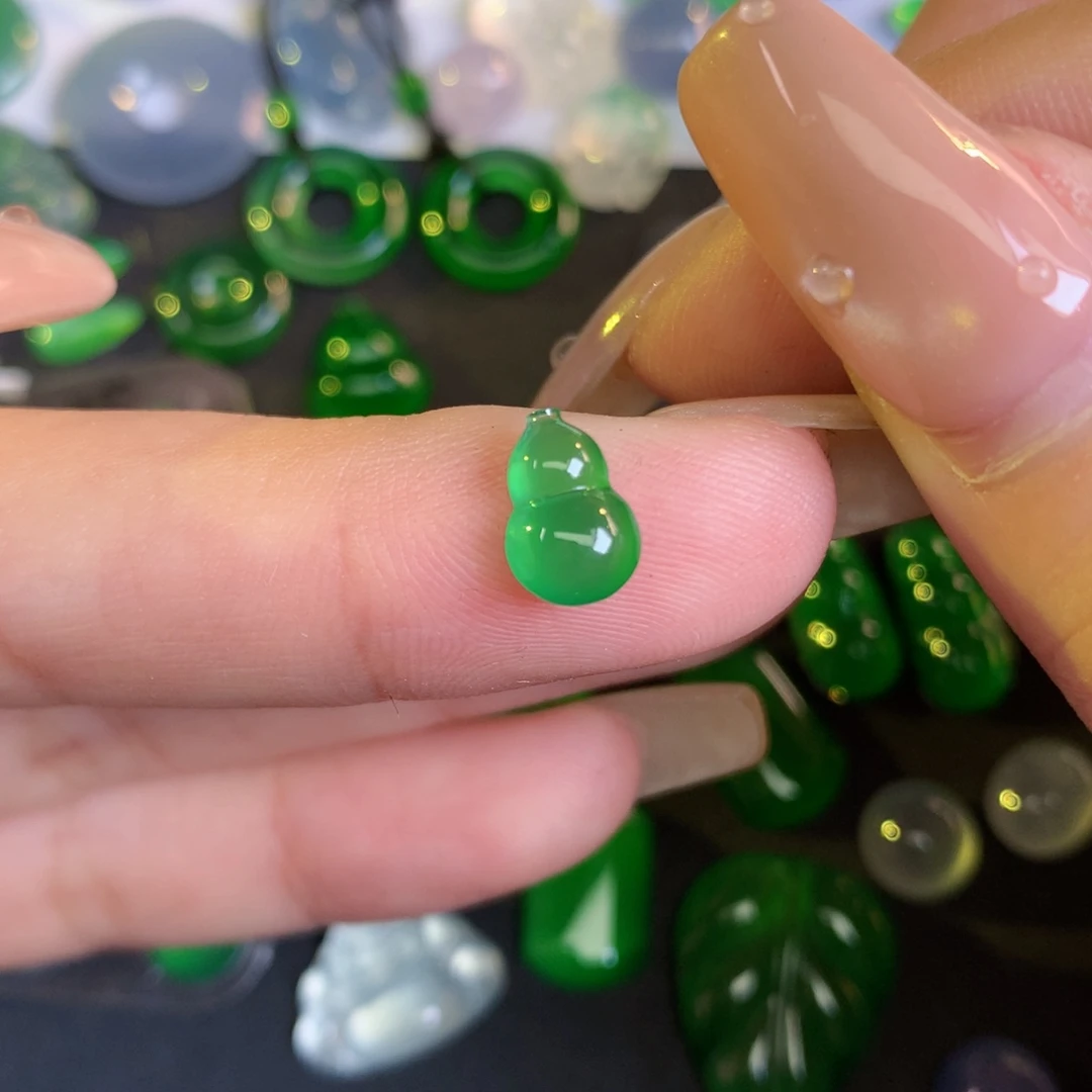 翡翠裸石翡翠翡翠8.73-5.85-3.59