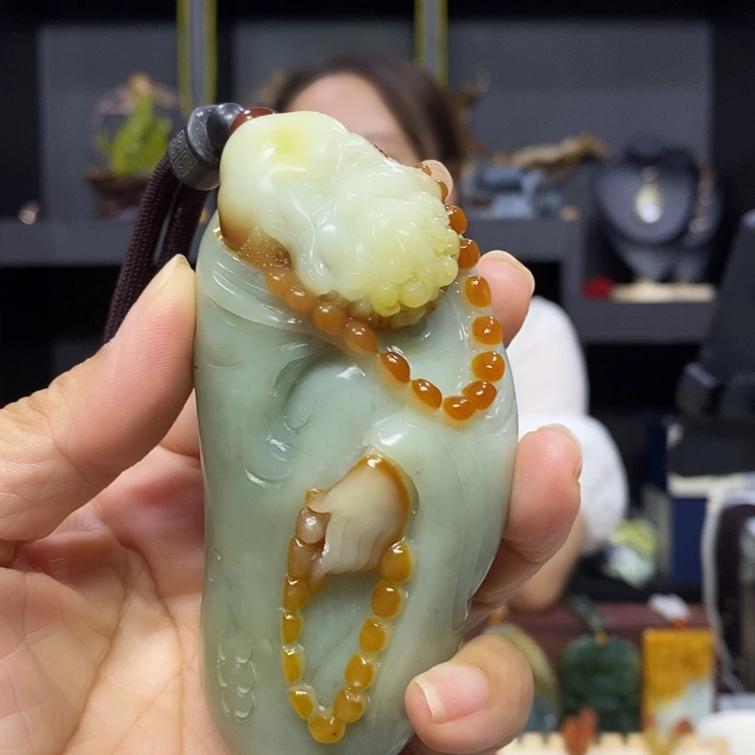 岫玉未镶嵌挂件吊坠留****?