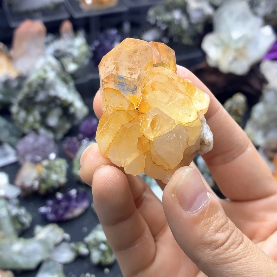 石材超透黄皮白水晶簇