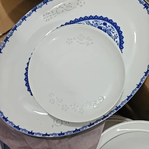 瓷玲珑白色6寸骨碟，4个微瑕疵