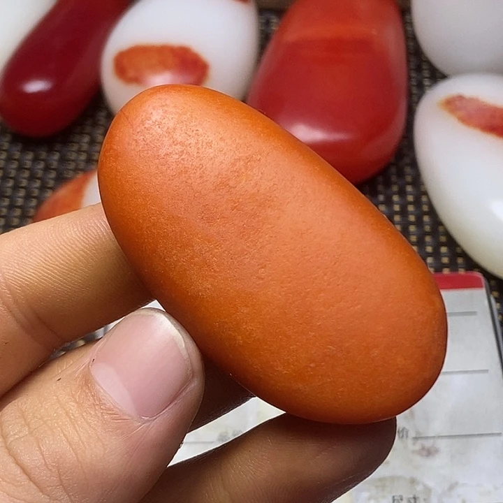 和田玉未镶嵌把件